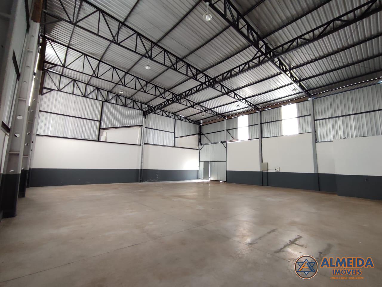 BARRACÃO COM 220M2 E 02 CASAS EM ALVENARIA NO BAIRRO PIONEIROS...