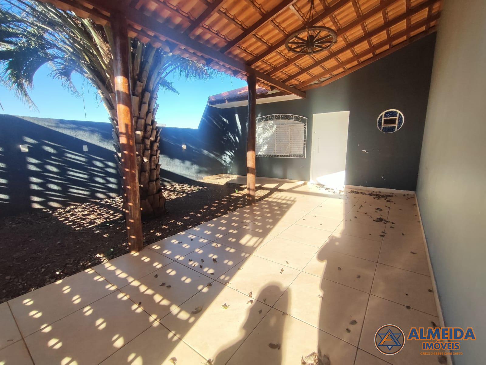 BARRACÃO COM 220M2 E 02 CASAS EM ALVENARIA NO BAIRRO PIONEIROS CATARINENSE