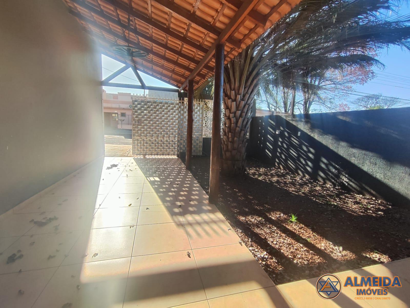 BARRACÃO COM 220M2 E 02 CASAS EM ALVENARIA NO BAIRRO PIONEIROS CATARINENSE