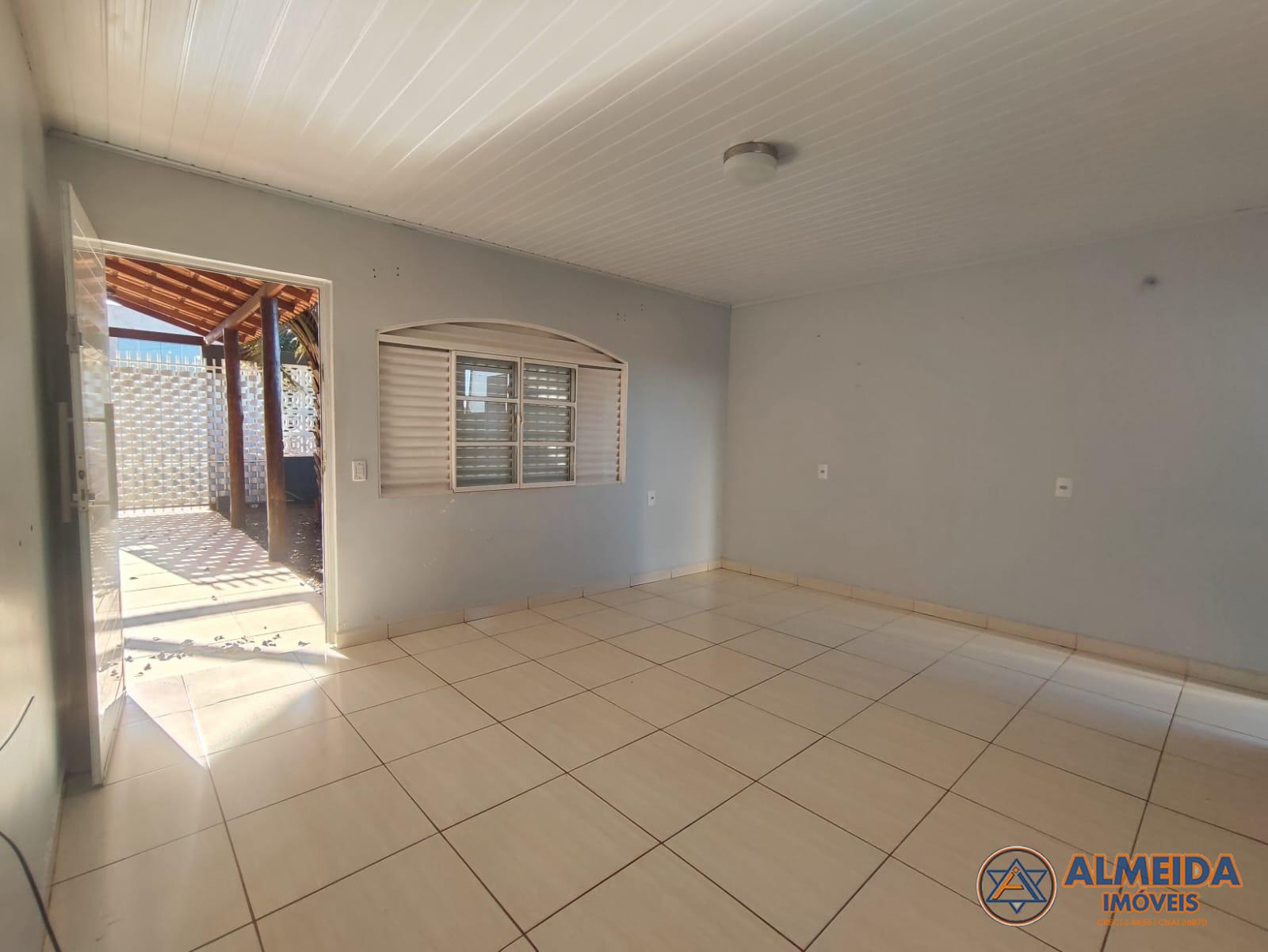 BARRACÃO COM 220M2 E 02 CASAS EM ALVENARIA NO BAIRRO PIONEIROS CATARINENSE