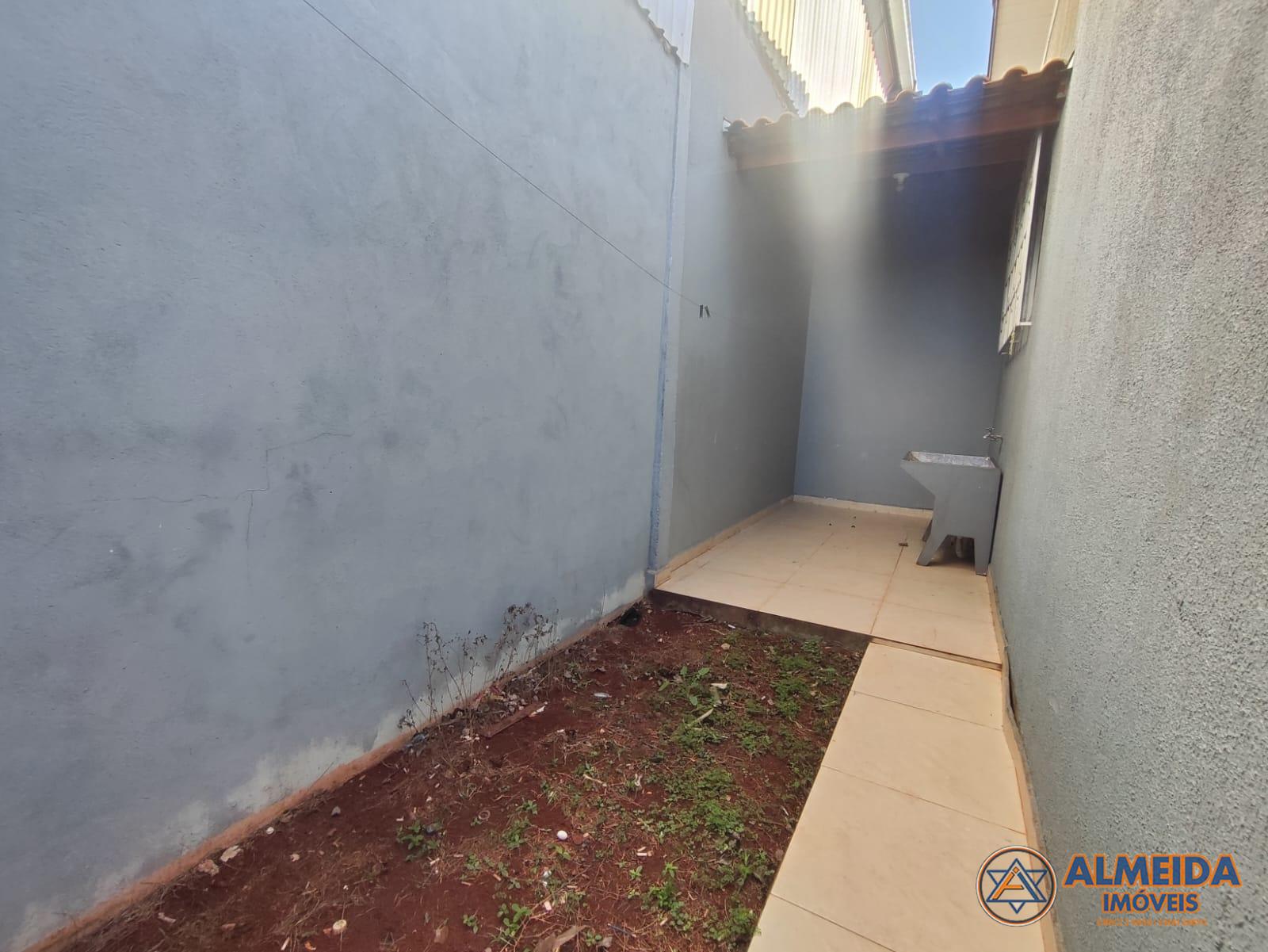 BARRACÃO COM 220M2 E 02 CASAS EM ALVENARIA NO BAIRRO PIONEIROS CATARINENSE
