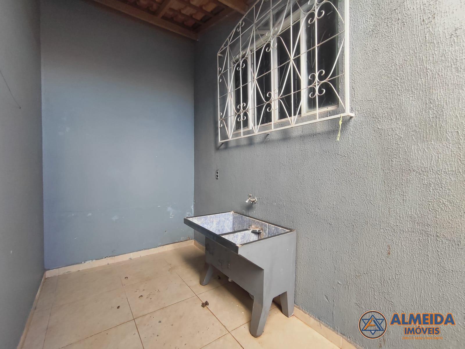 BARRACÃO COM 220M2 E 02 CASAS EM ALVENARIA NO BAIRRO PIONEIROS CATARINENSE