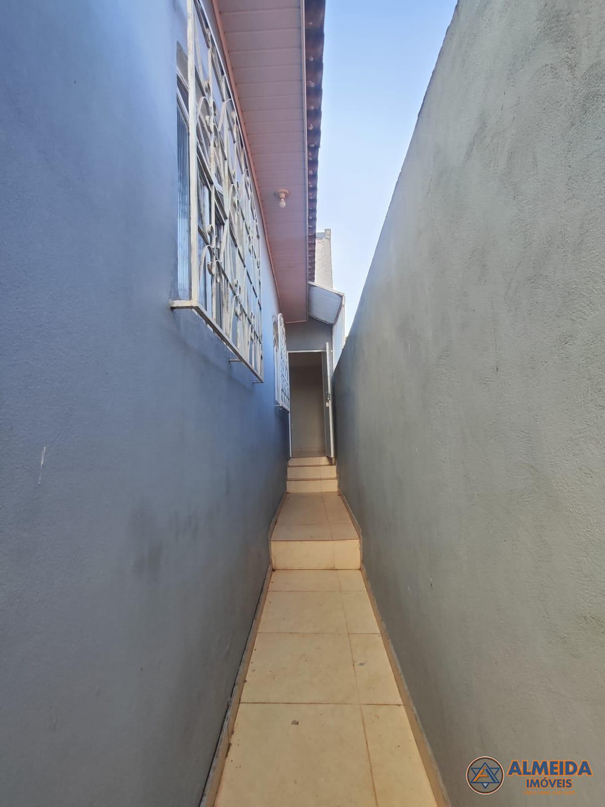 BARRACÃO COM 220M2 E 02 CASAS EM ALVENARIA NO BAIRRO PIONEIROS CATARINENSE