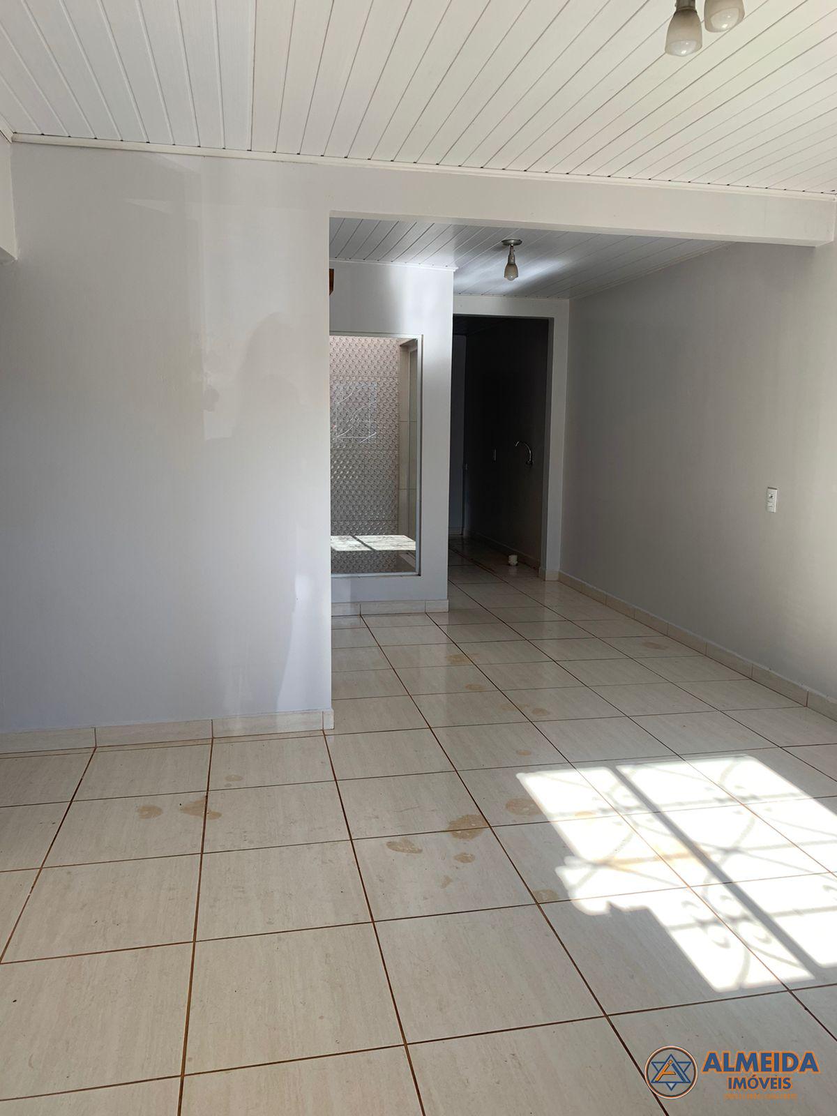 BARRACÃO COM 220M2 E 02 CASAS EM ALVENARIA NO BAIRRO PIONEIROS CATARINENSE