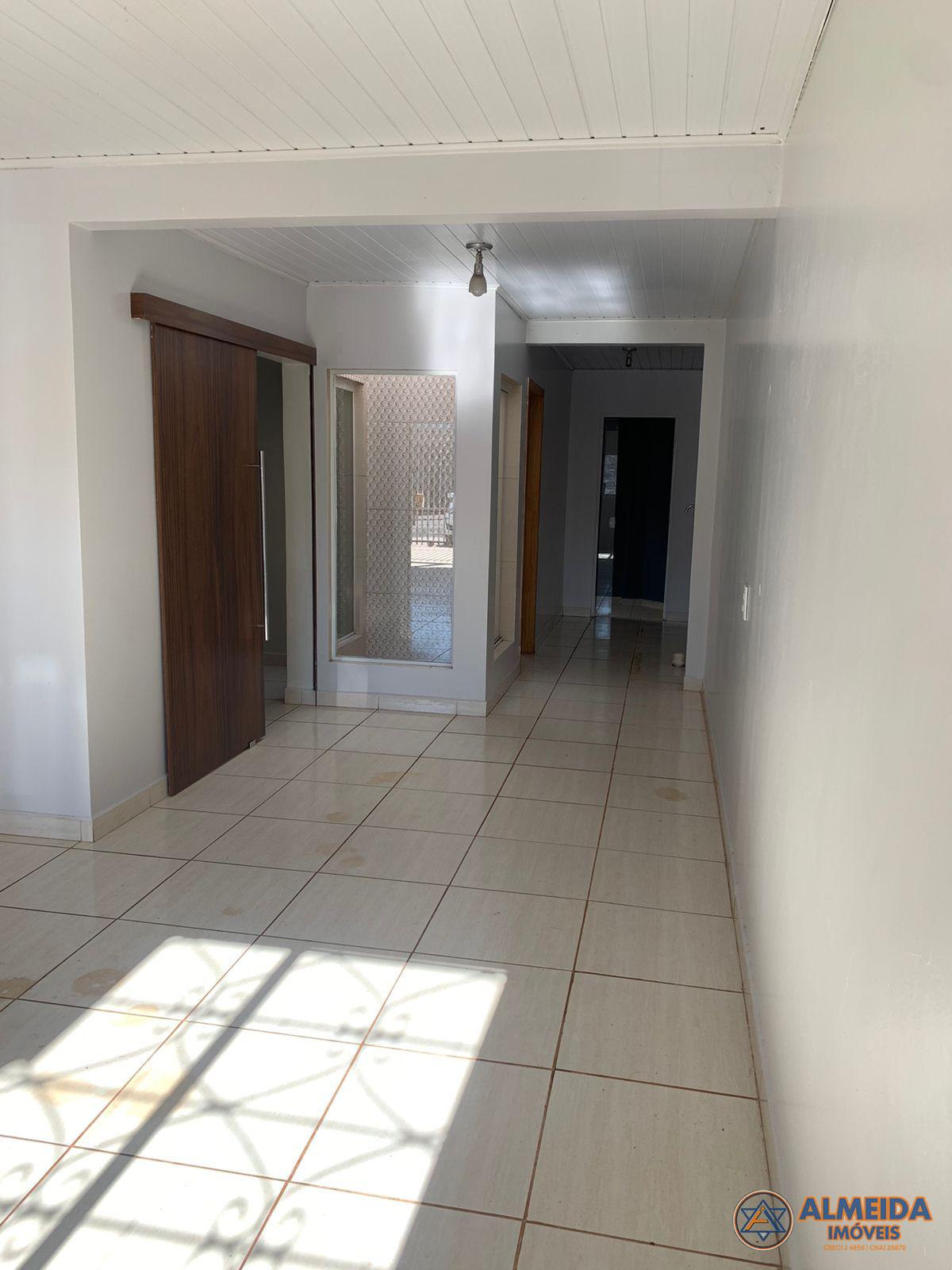 BARRACÃO COM 220M2 E 02 CASAS EM ALVENARIA NO BAIRRO PIONEIROS CATARINENSE