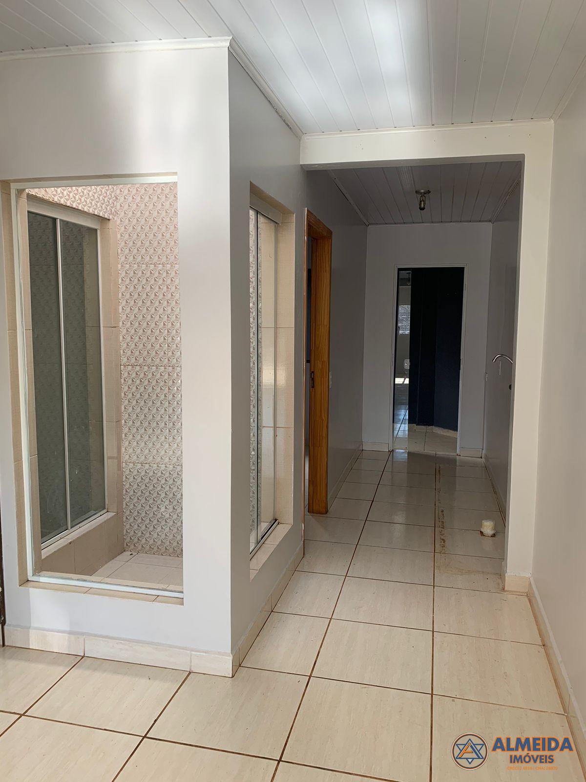 BARRACÃO COM 220M2 E 02 CASAS EM ALVENARIA NO BAIRRO PIONEIROS CATARINENSE