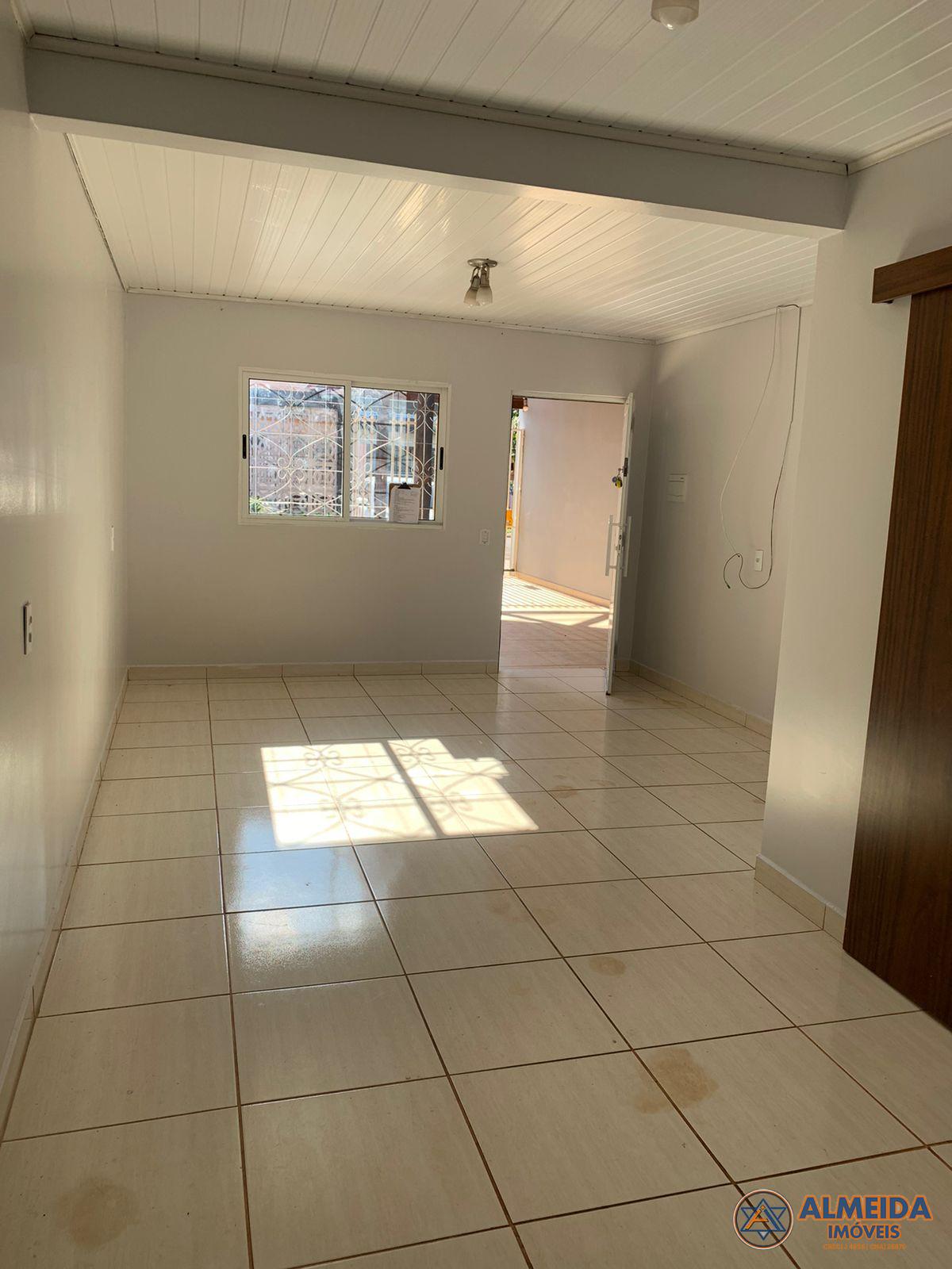 BARRACÃO COM 220M2 E 02 CASAS EM ALVENARIA NO BAIRRO PIONEIROS CATARINENSE