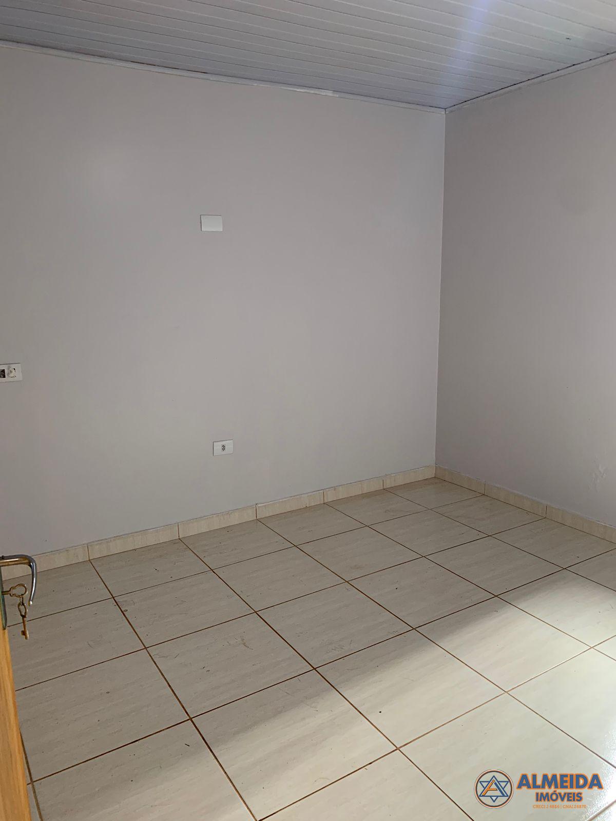 BARRACÃO COM 220M2 E 02 CASAS EM ALVENARIA NO BAIRRO PIONEIROS CATARINENSE