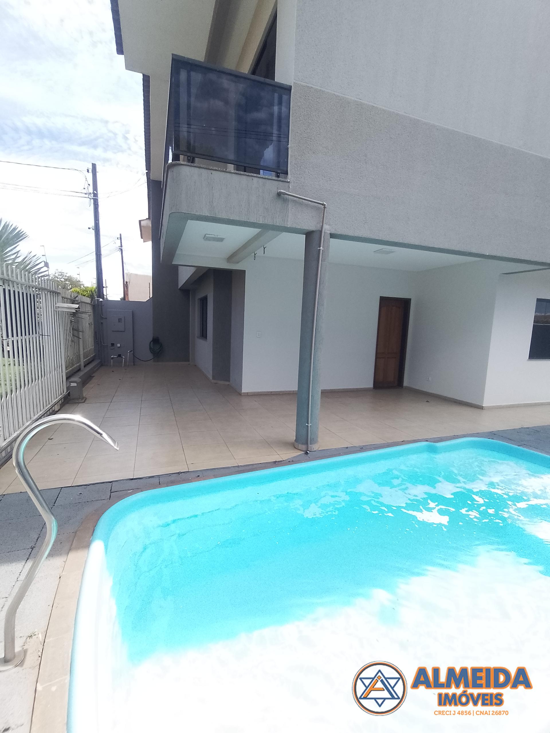 SOBRADO DE ESQUINA SEMI MOBILIADO NO BAIRRO NOVA CIDADE, COM P...