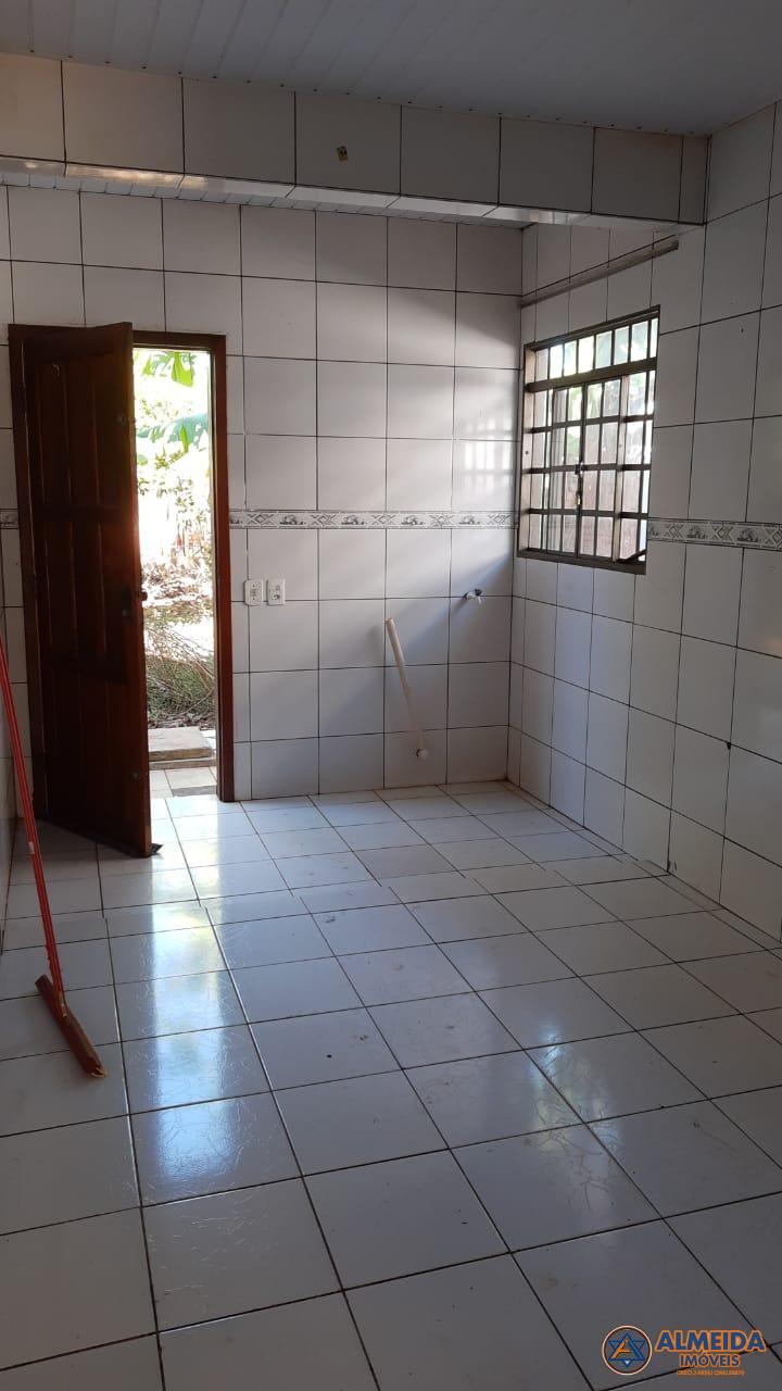 CASA COM SUITE 2 QUARTOS, AMPLA SOBRA DE TERRENO PRXIMO DA UOPECCAN