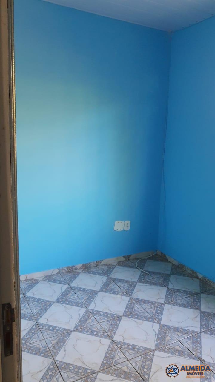 CASA COM SUITE 2 QUARTOS, AMPLA SOBRA DE TERRENO PRXIMO DA UOPECCAN