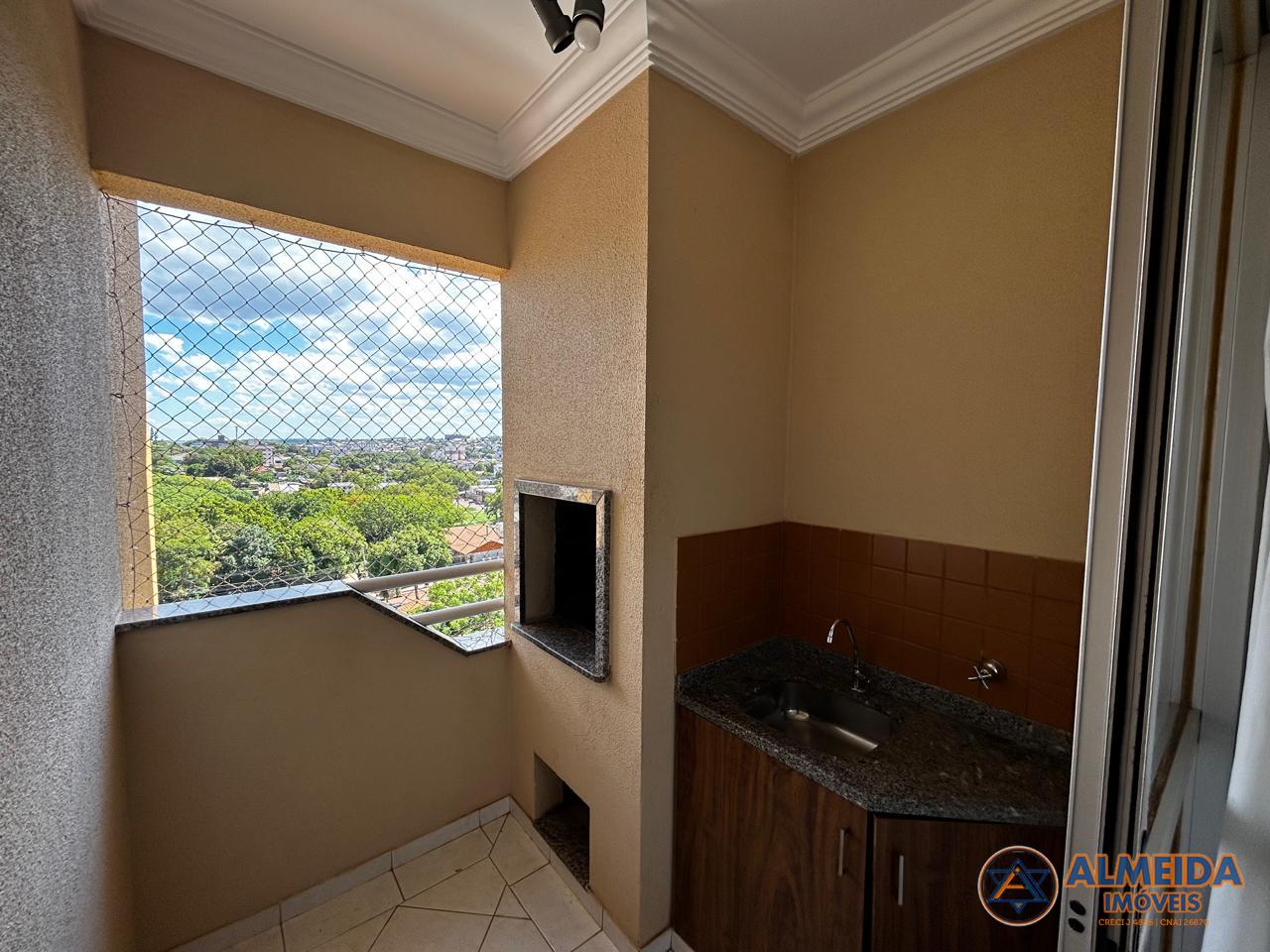 APTO SEMI MOBILIADO COM 3 QUARTOS PRXIMO DO COLGIO SANTA MARIA