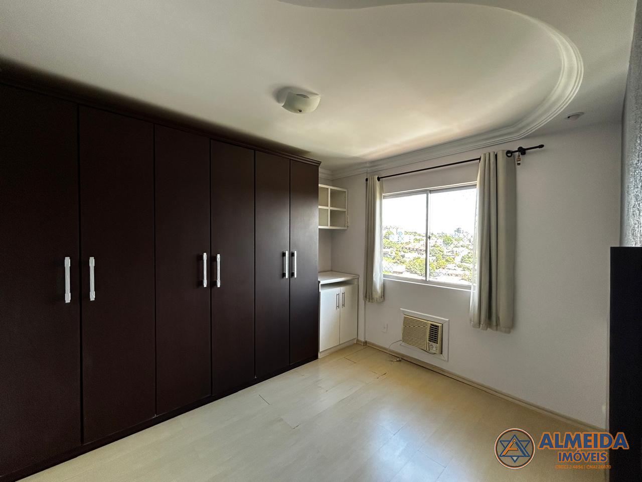 APTO SEMI MOBILIADO COM 3 QUARTOS PRXIMO DO COLGIO SANTA MARIA