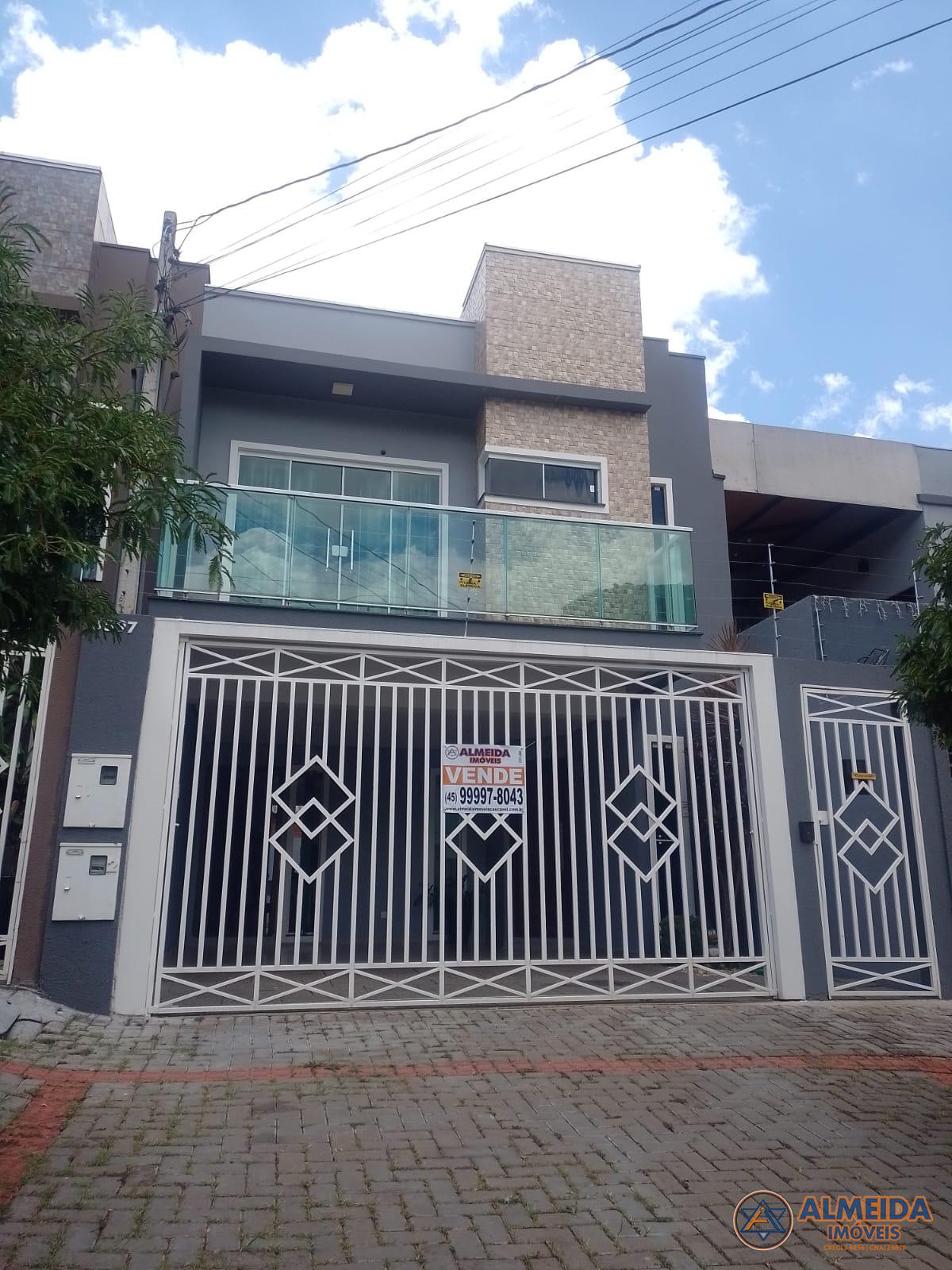 SOBRADO BAIRRO COQUEIRAL, FINO ACABAMENTO E SOBRA DE TERRENO