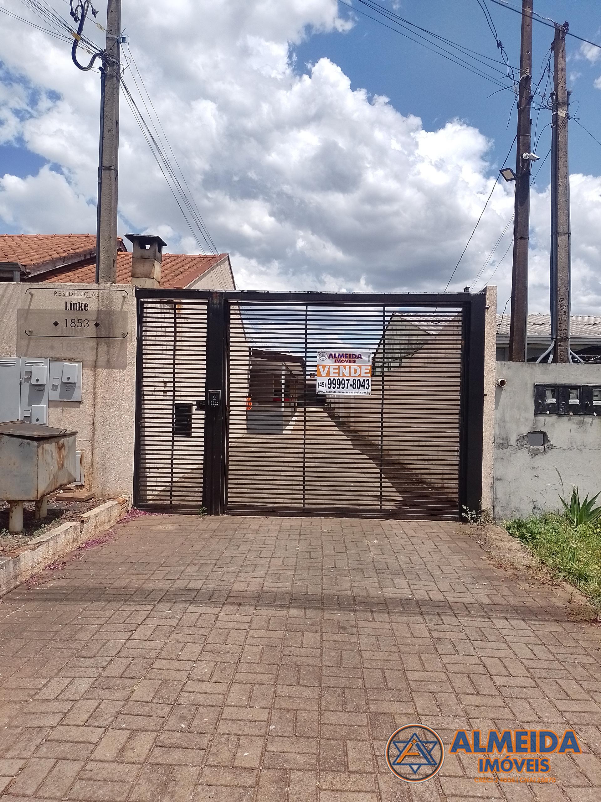 EXCELENTE CASA TRREA PARA VENDA NO RESIDENCIAL LINKE, TIMA LOCALIZAO NO BAIRRO SANTA FELICIDADE.