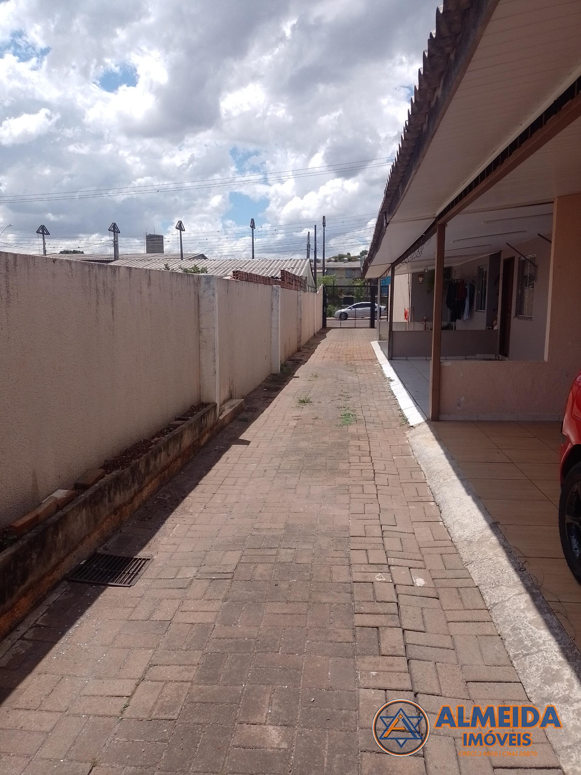 EXCELENTE CASA TRREA PARA VENDA NO RESIDENCIAL LINKE, TIMA LOCALIZAO NO BAIRRO SANTA FELICIDADE.