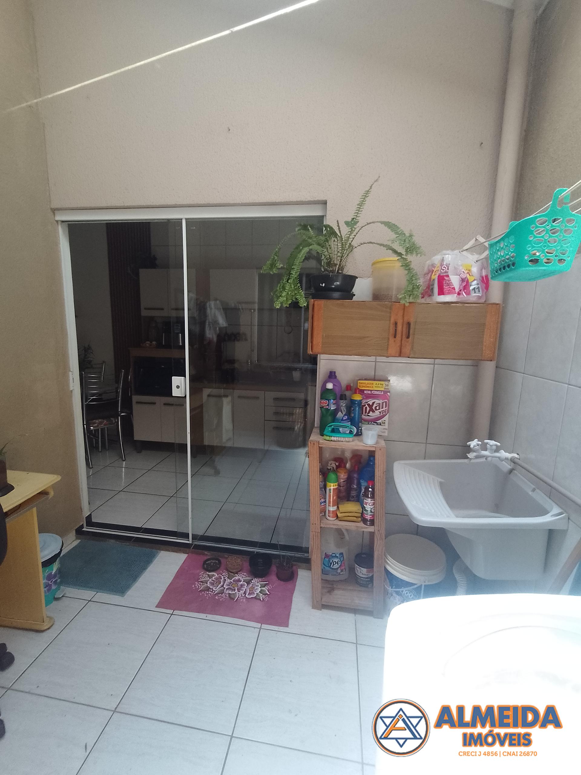 EXCELENTE CASA TRREA PARA VENDA NO RESIDENCIAL LINKE, TIMA LOCALIZAO NO BAIRRO SANTA FELICIDADE.