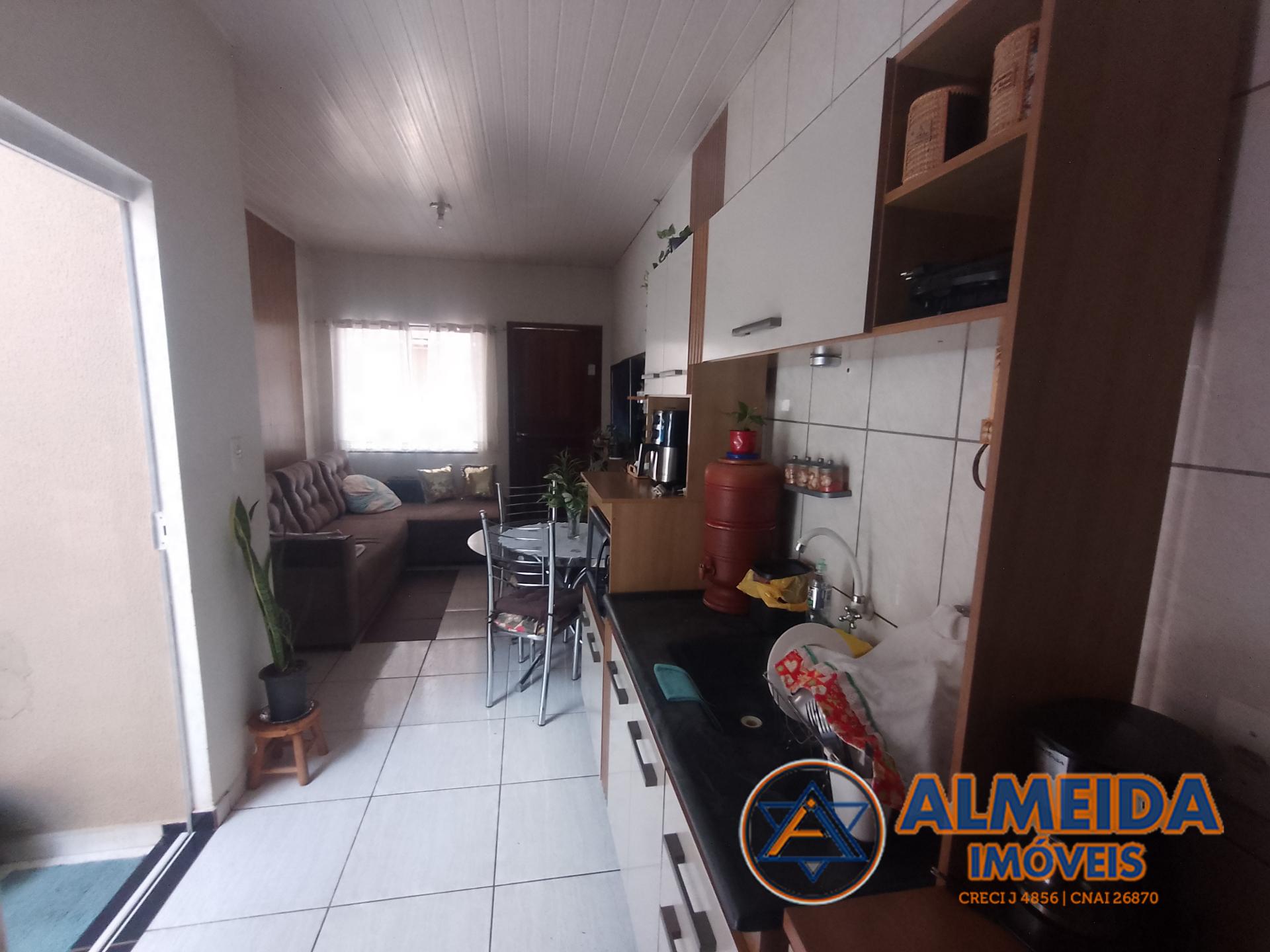 EXCELENTE CASA TRREA PARA VENDA NO RESIDENCIAL LINKE, TIMA LOCALIZAO NO BAIRRO SANTA FELICIDADE.