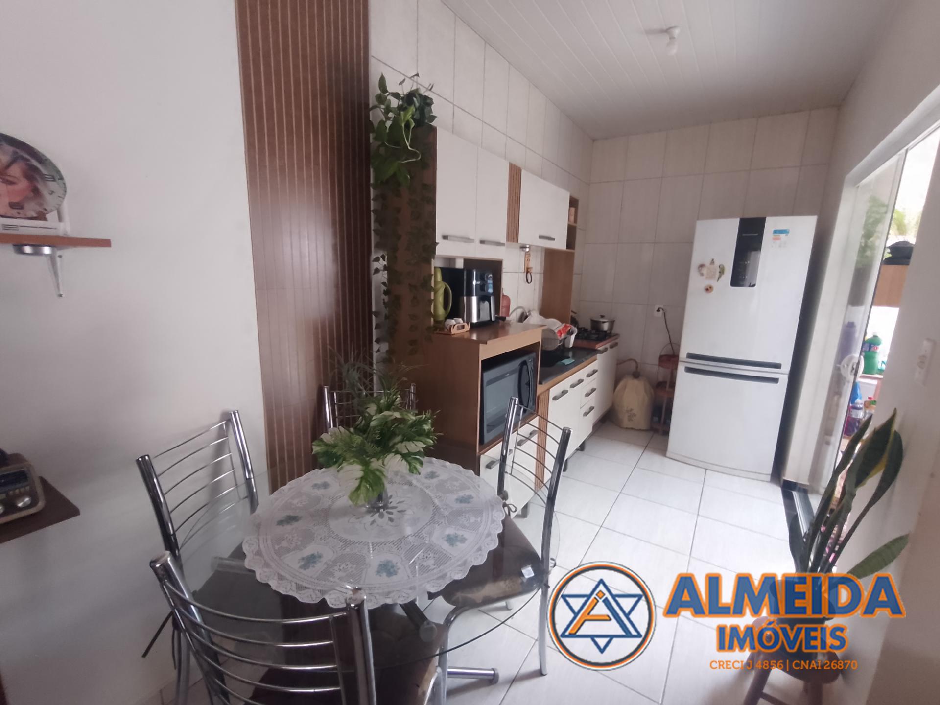 EXCELENTE CASA TRREA PARA VENDA NO RESIDENCIAL LINKE, TIMA LOCALIZAO NO BAIRRO SANTA FELICIDADE.