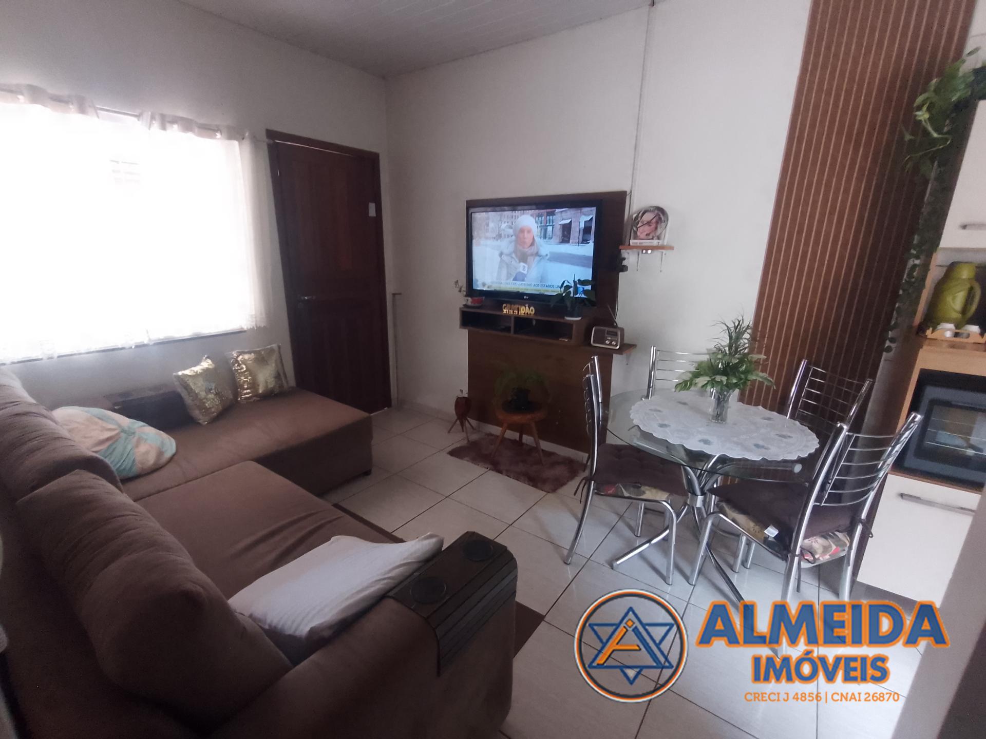 EXCELENTE CASA TRREA PARA VENDA NO RESIDENCIAL LINKE, TIMA LOCALIZAO NO BAIRRO SANTA FELICIDADE.