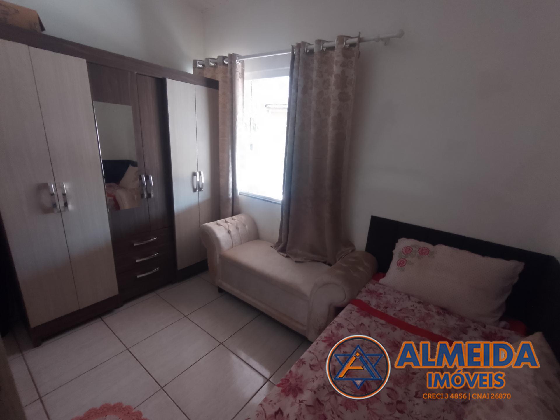 EXCELENTE CASA TRREA PARA VENDA NO RESIDENCIAL LINKE, TIMA LOCALIZAO NO BAIRRO SANTA FELICIDADE.