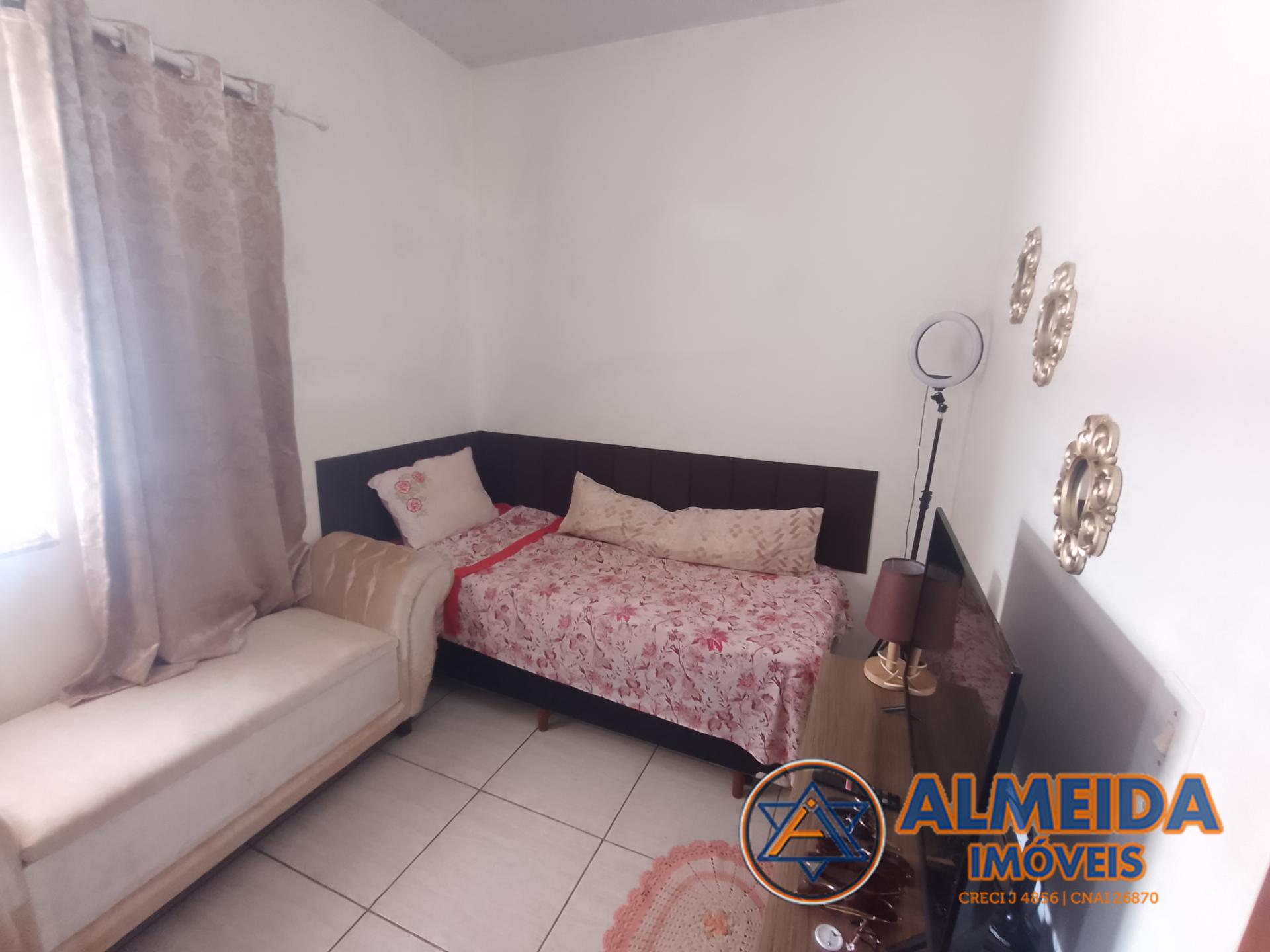 EXCELENTE CASA TRREA PARA VENDA NO RESIDENCIAL LINKE, TIMA LOCALIZAO NO BAIRRO SANTA FELICIDADE.
