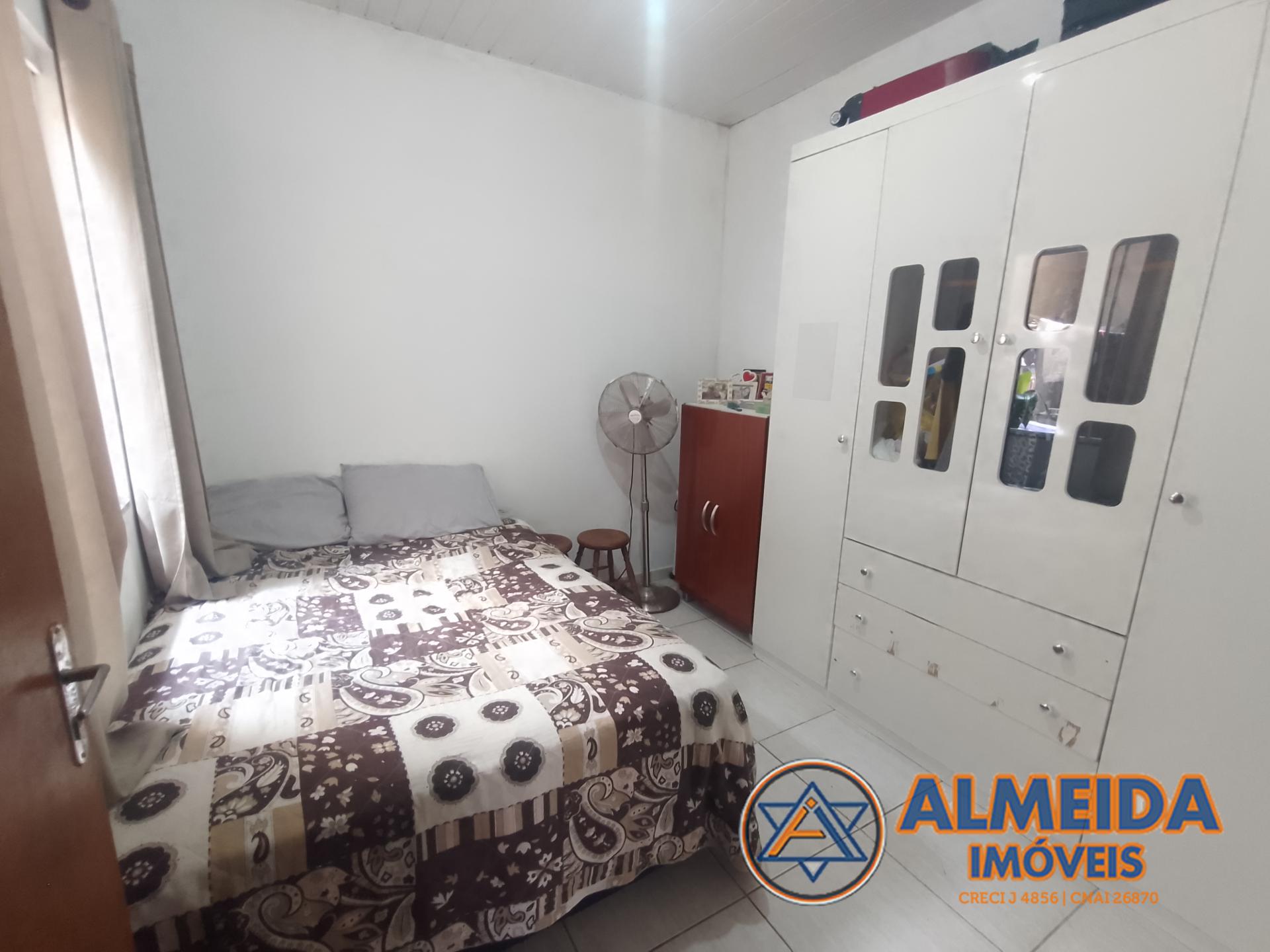 EXCELENTE CASA TRREA PARA VENDA NO RESIDENCIAL LINKE, TIMA LOCALIZAO NO BAIRRO SANTA FELICIDADE.