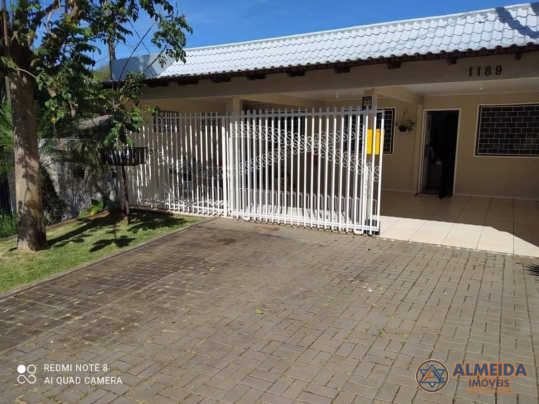 EXCELENTE CASA COM 03 QUARTOS PARA VENDA LOCALIZADA NO BAIRRO ...