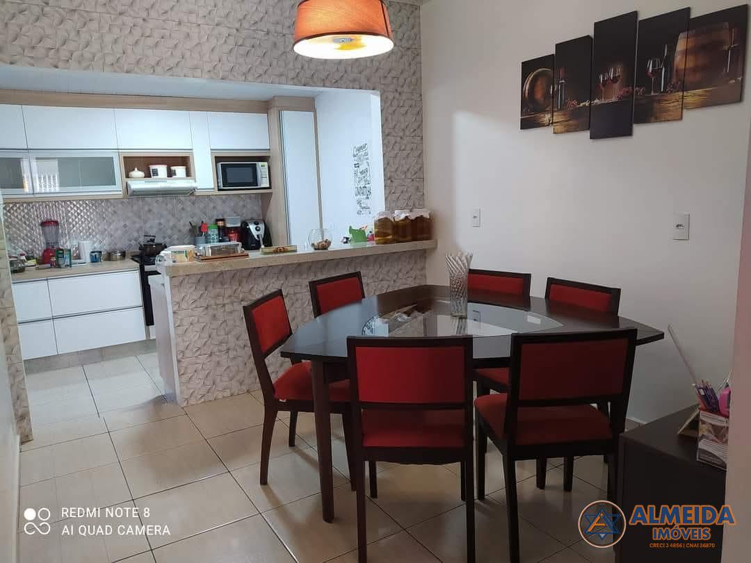 EXCELENTE CASA COM 03 QUARTOS PARA VENDA LOCALIZADA NO BAIRRO ...