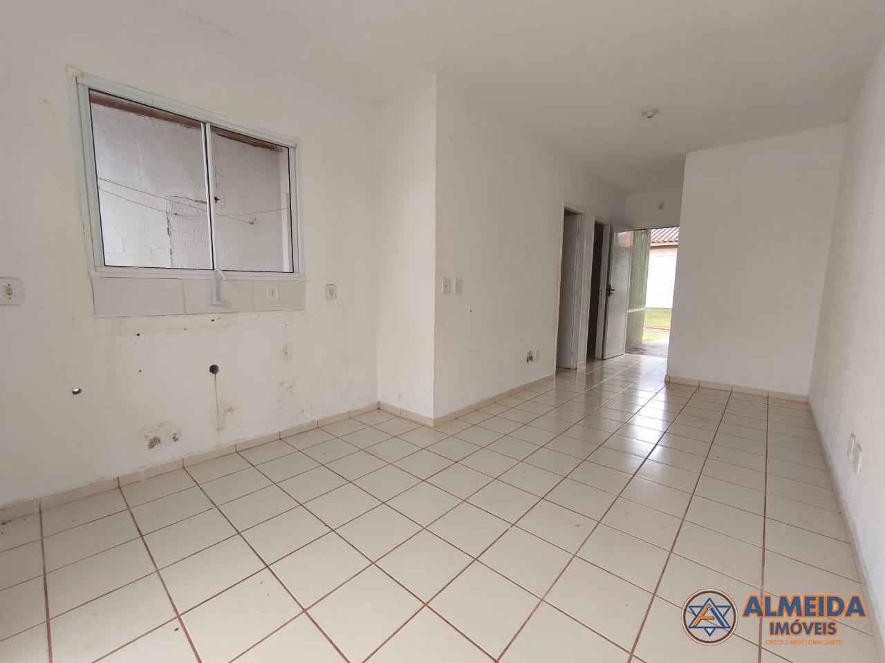 CASA COM 02 QUARTOS NO CONDOMINIO MORADAS CASCAVEL, ACEITA FIN...