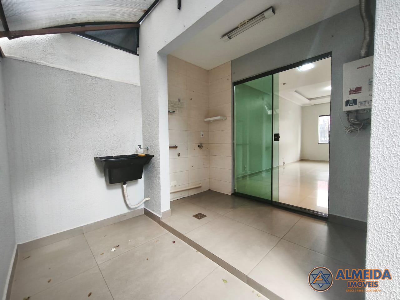 SOBRADO SEMI MOBILIADO COM SUÍTE   2 QUARTOS PRÓXIMO DO CLUBE ...