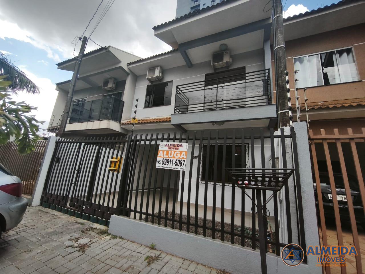 SOBRADO SEMI MOBILIADO COM SUÍTE   2 QUARTOS PRÓXIMO DO CLUBE ...