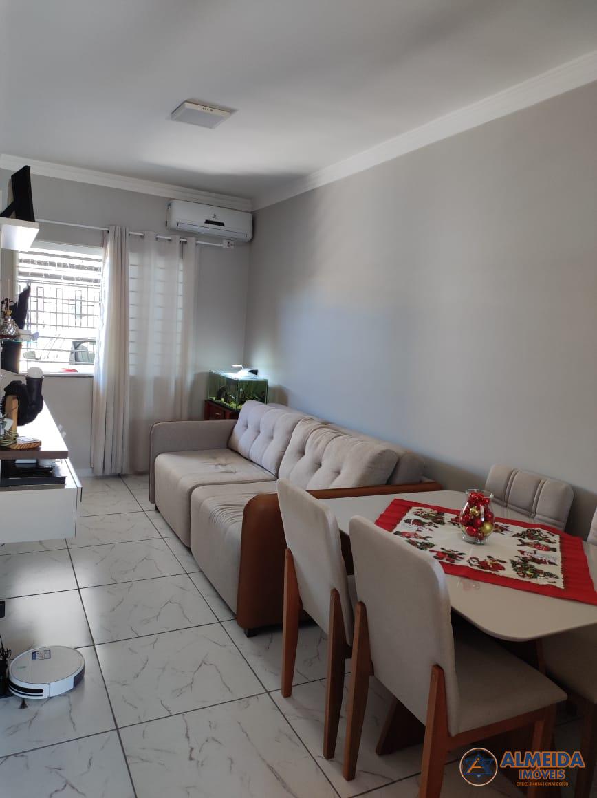 CASA SEMI NOVA COM EDCULA E MOVEIS PLANEJADOS NO LOTEAMENTO FLORAIS