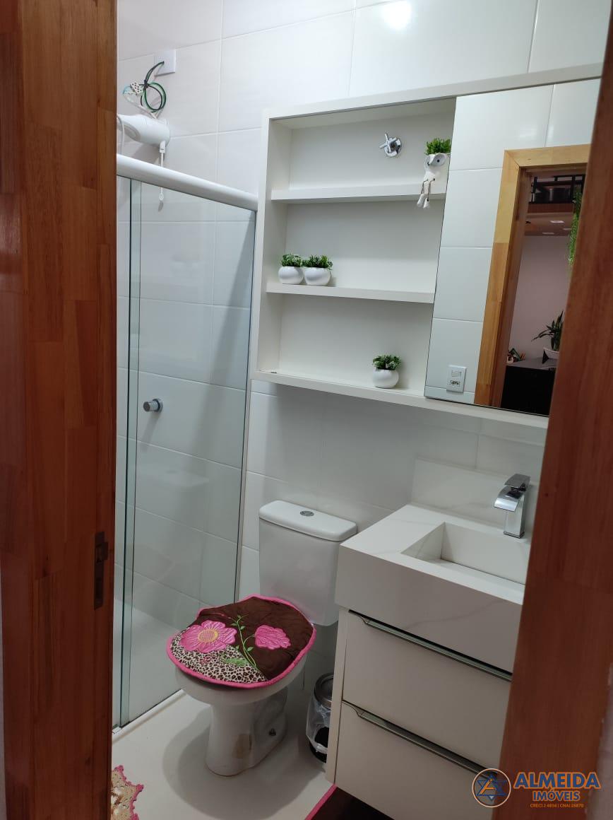 CASA SEMI NOVA COM EDCULA E MOVEIS PLANEJADOS NO LOTEAMENTO FLORAIS