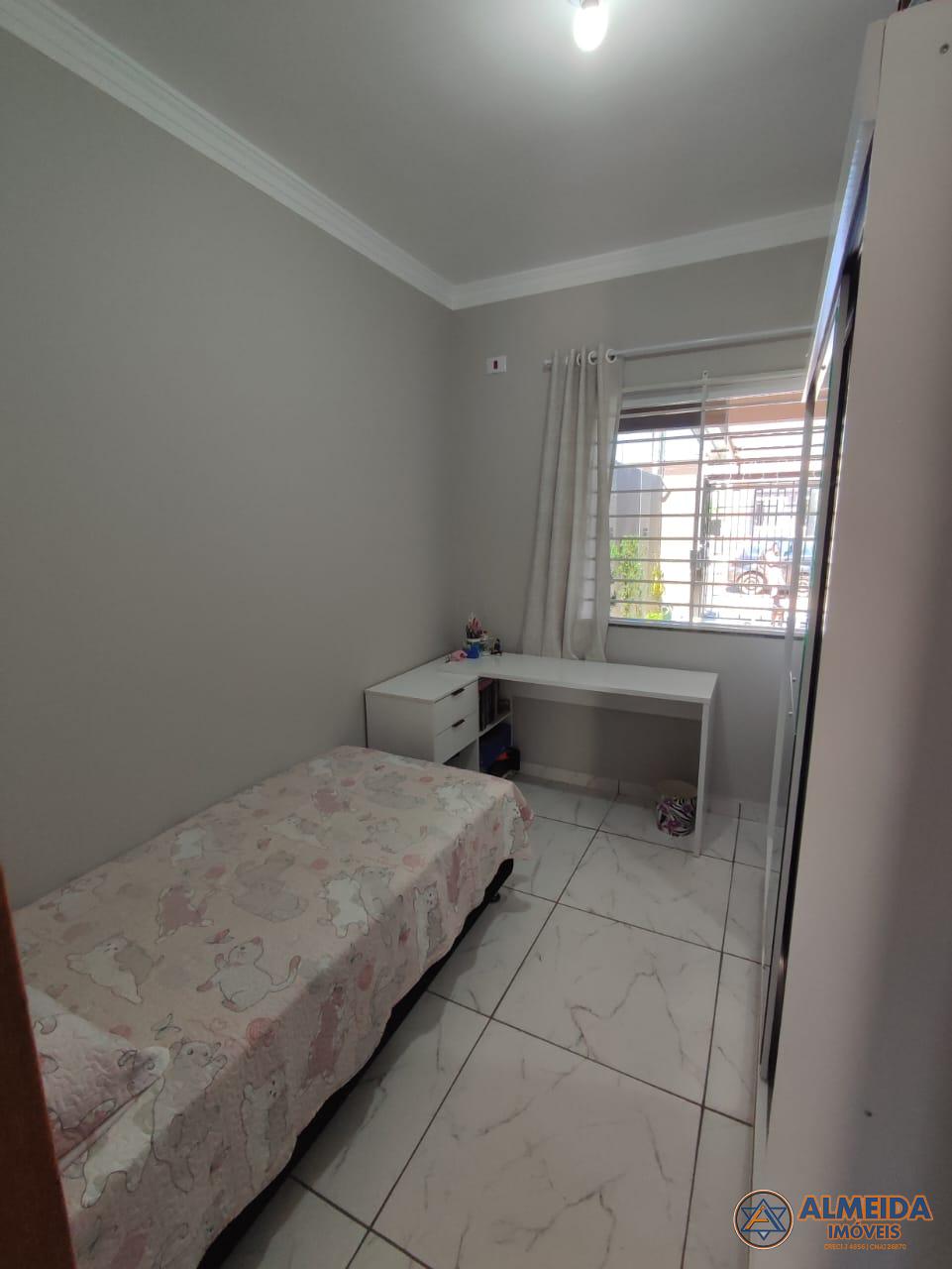 CASA SEMI NOVA COM EDCULA E MOVEIS PLANEJADOS NO LOTEAMENTO FLORAIS