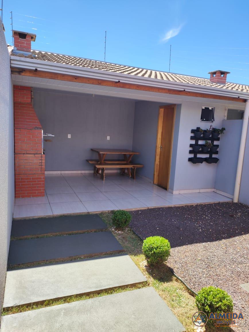 CASA SEMI NOVA COM EDCULA E MOVEIS PLANEJADOS NO LOTEAMENTO FLORAIS