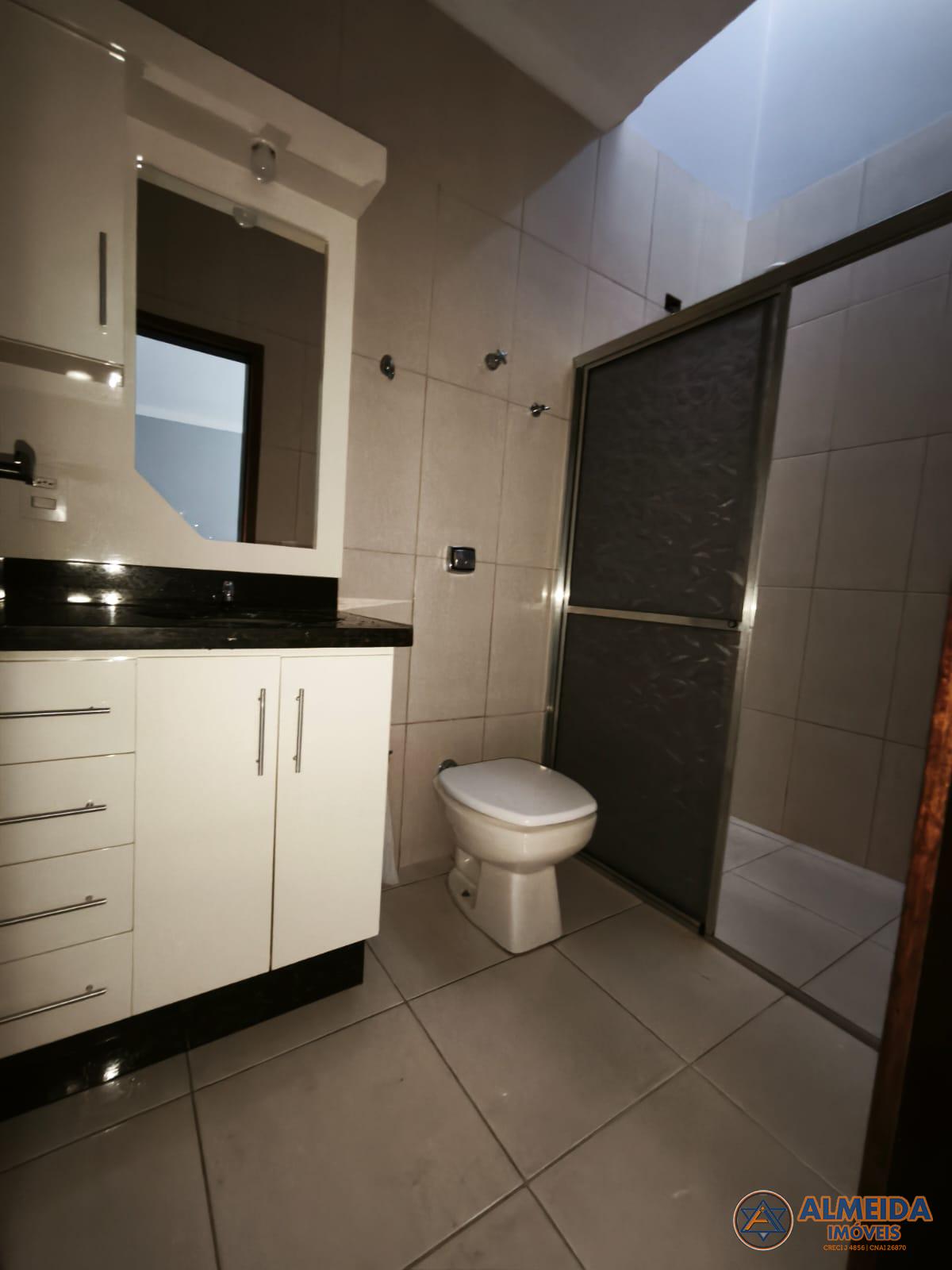 AMPLO SOBRADO PARA LOCAO NO BAIRRO TROPICAL PRXIMO AO CLUBE COMERCIAL