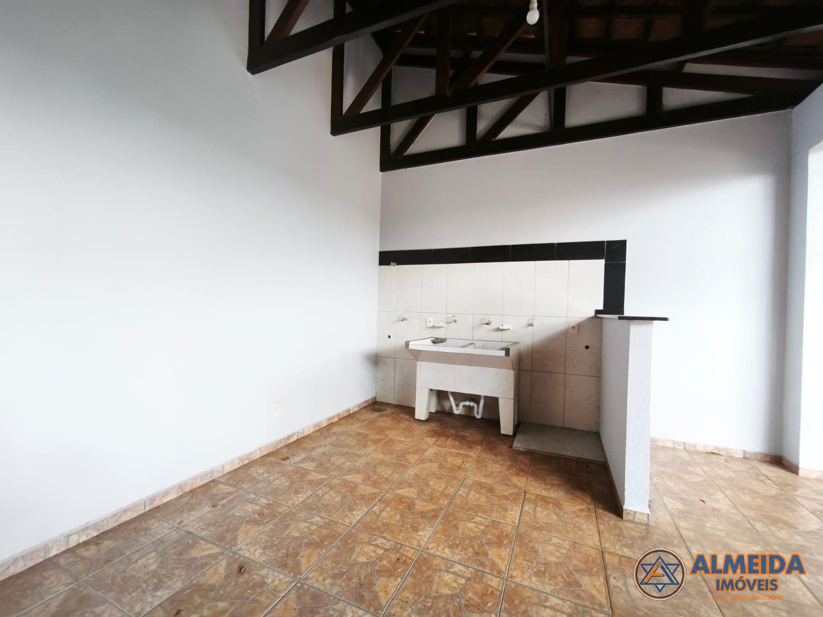 AMPLO SOBRADO PARA LOCAO NO BAIRRO TROPICAL PRXIMO AO CLUBE COMERCIAL