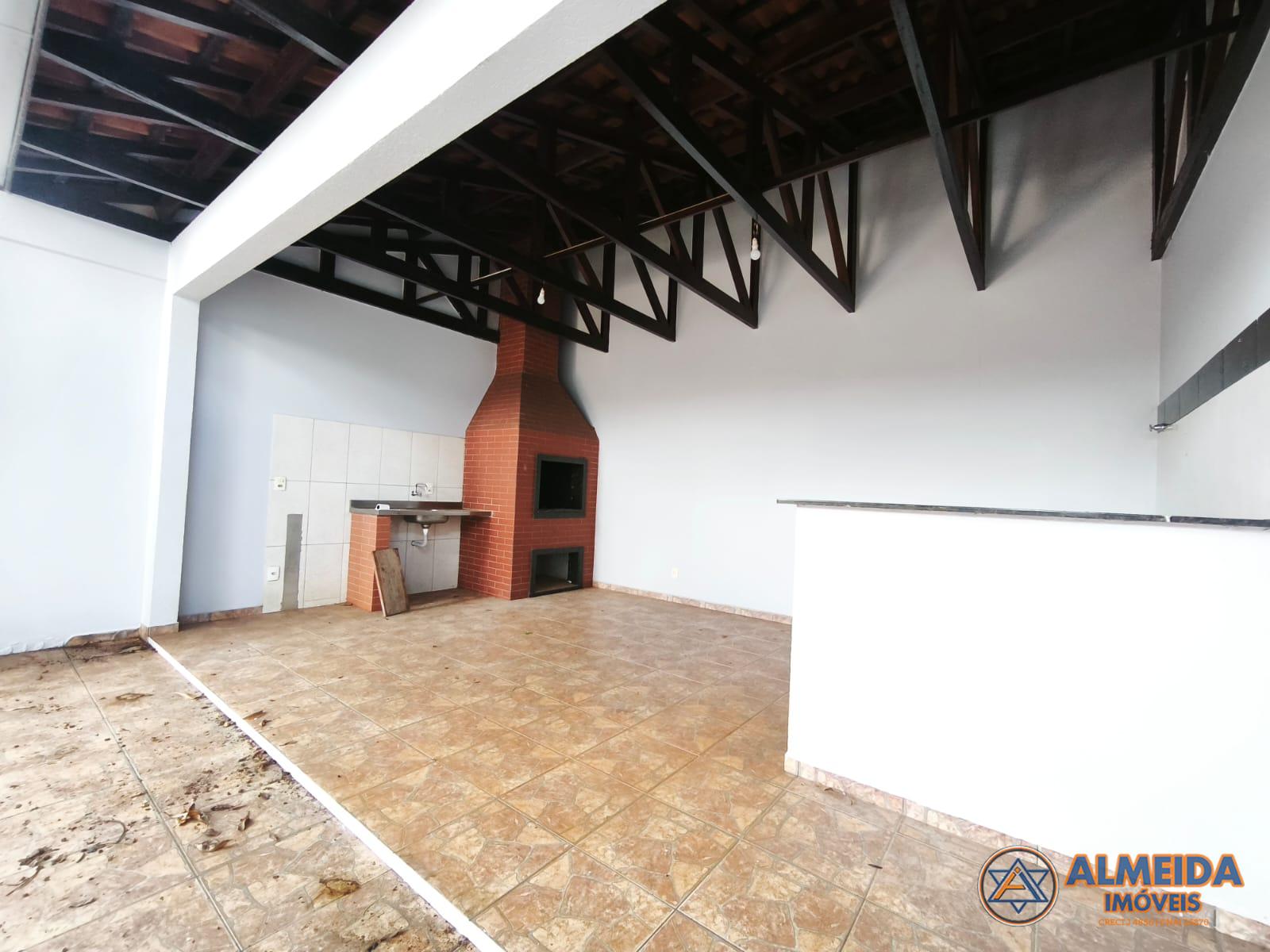 AMPLO SOBRADO PARA LOCAO NO BAIRRO TROPICAL PRXIMO AO CLUBE COMERCIAL