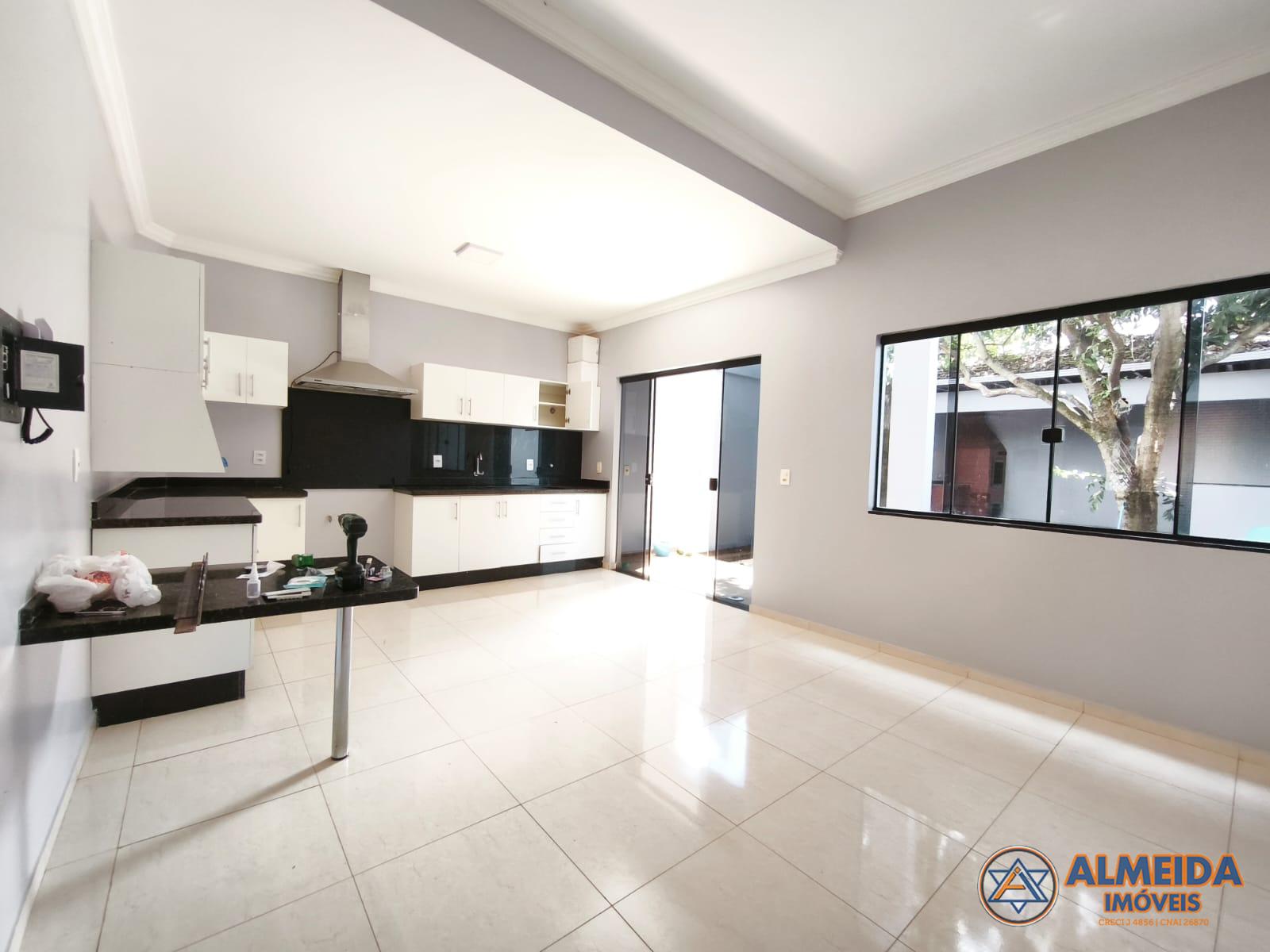 AMPLO SOBRADO PARA LOCAO NO BAIRRO TROPICAL PRXIMO AO CLUBE COMERCIAL