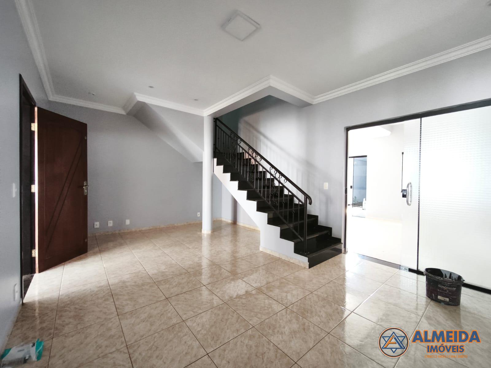 AMPLO SOBRADO PARA LOCAO NO BAIRRO TROPICAL PRXIMO AO CLUBE COMERCIAL