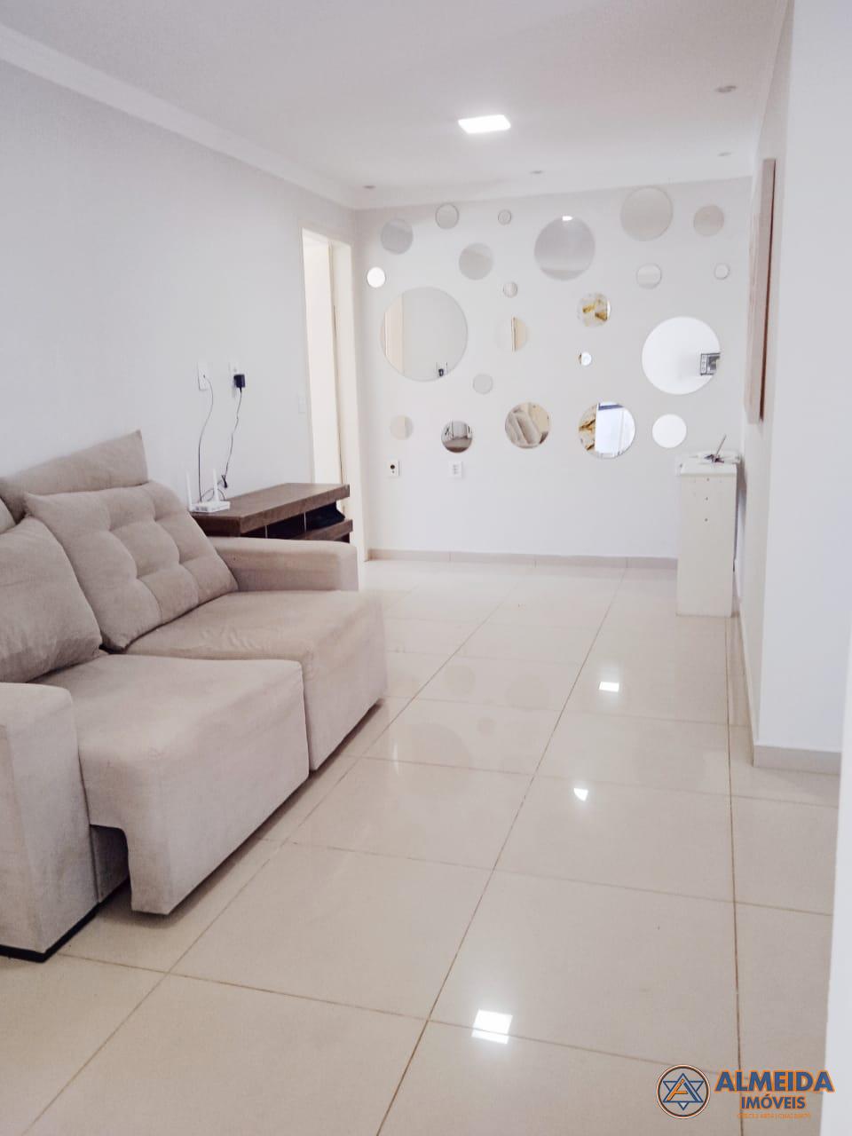 CASA  AMPLA À VENDA PARA QUEM BUSCA CONFORTO, ESPAÇO - BAIRRO ...