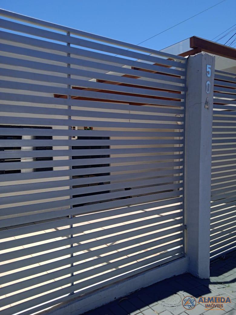 CASA  AMPLA À VENDA PARA QUEM BUSCA CONFORTO, ESPAÇO - BAIRRO ...