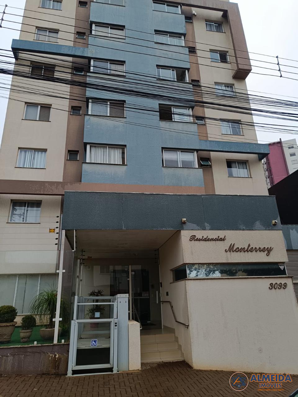 RESIDENCIAL MONTERREY NO CENTRO DE CASCAVEL, SEMI MOBILIADO CO...
