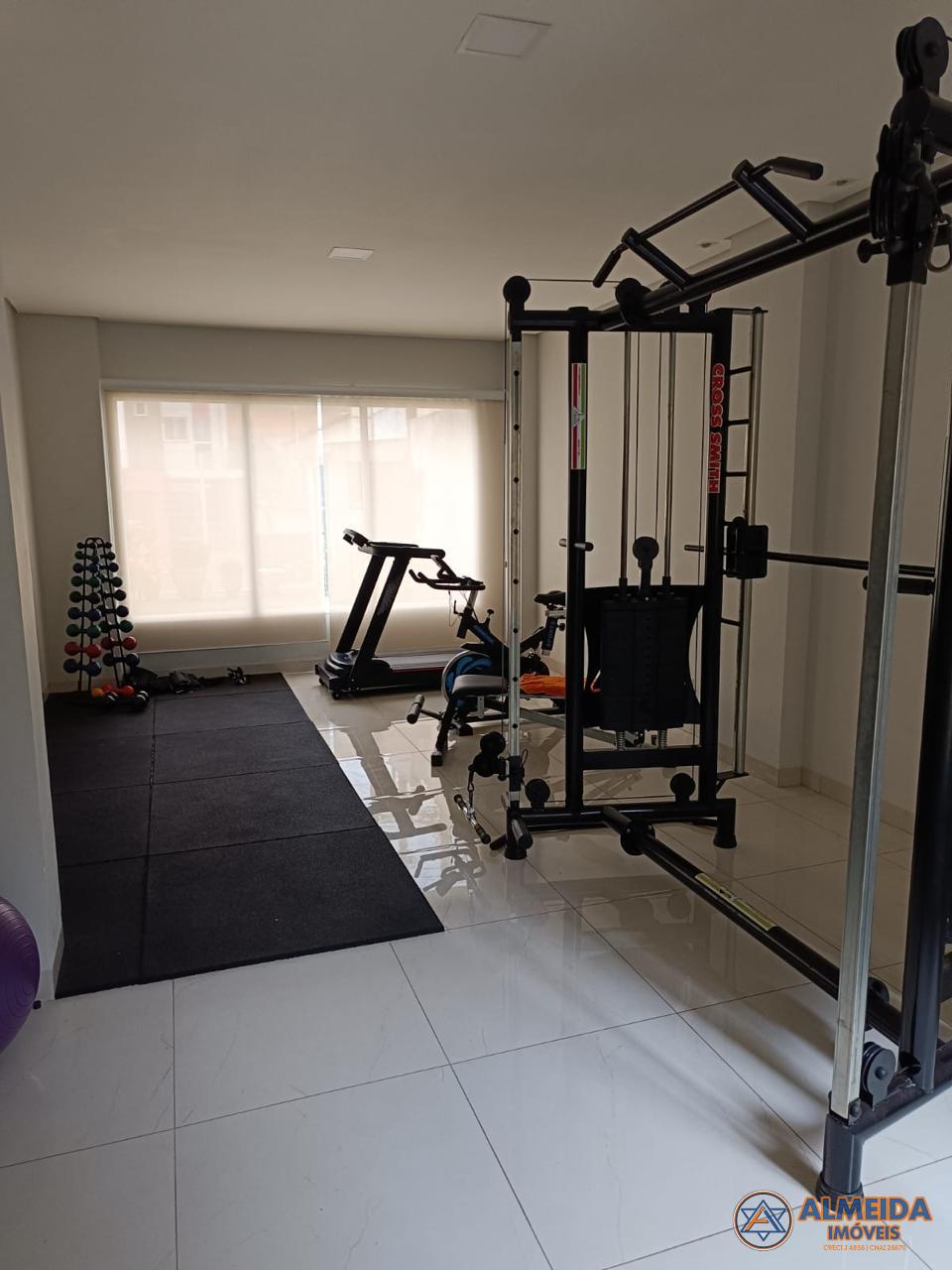 RESIDENCIAL MONTERREY NO CENTRO DE CASCAVEL, SEMI MOBILIADO COM SUTE E 2 QUARTOS