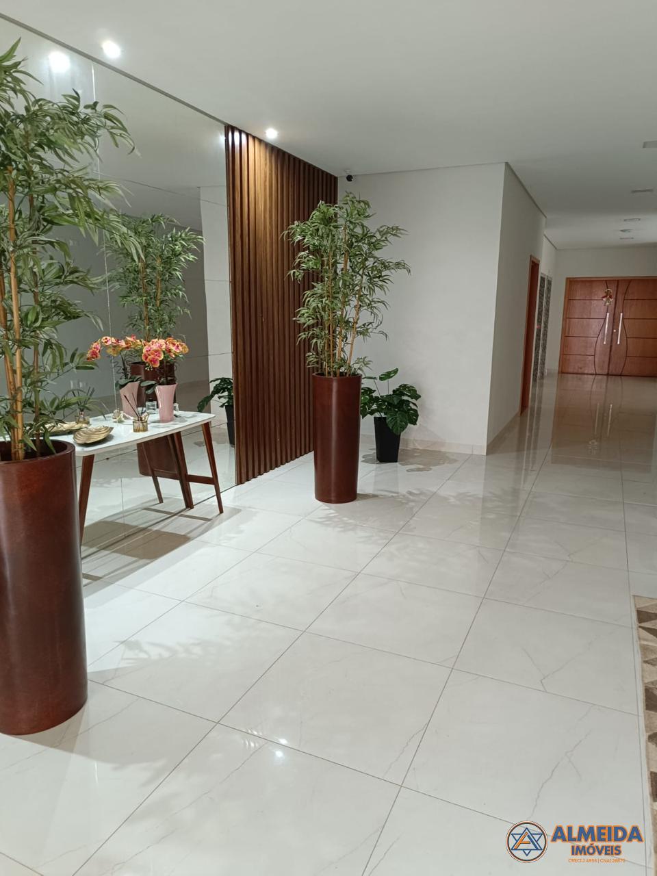 RESIDENCIAL MONTERREY NO CENTRO DE CASCAVEL, SEMI MOBILIADO CO...