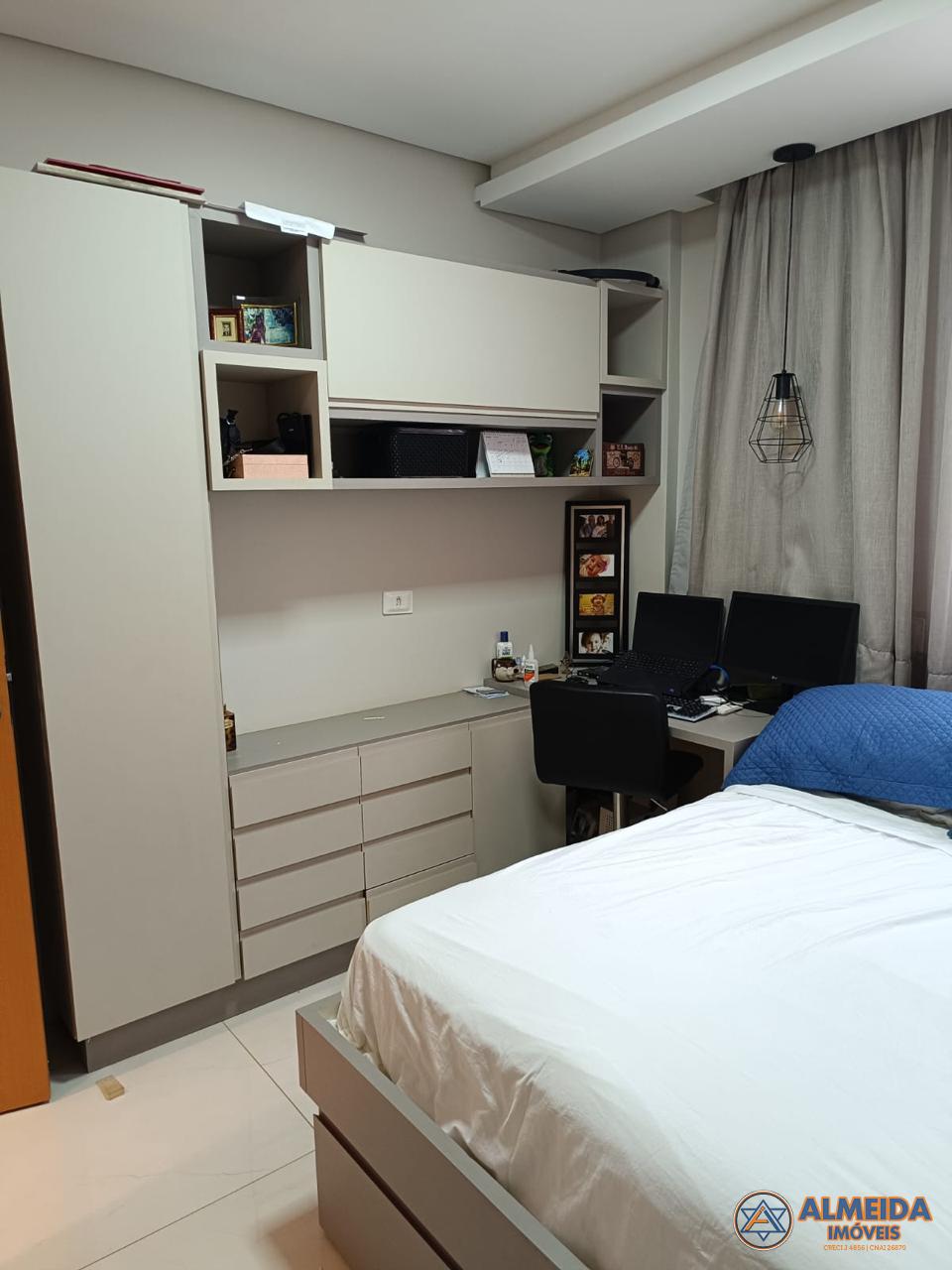 RESIDENCIAL MONTERREY NO CENTRO DE CASCAVEL, SEMI MOBILIADO COM SUTE E 2 QUARTOS