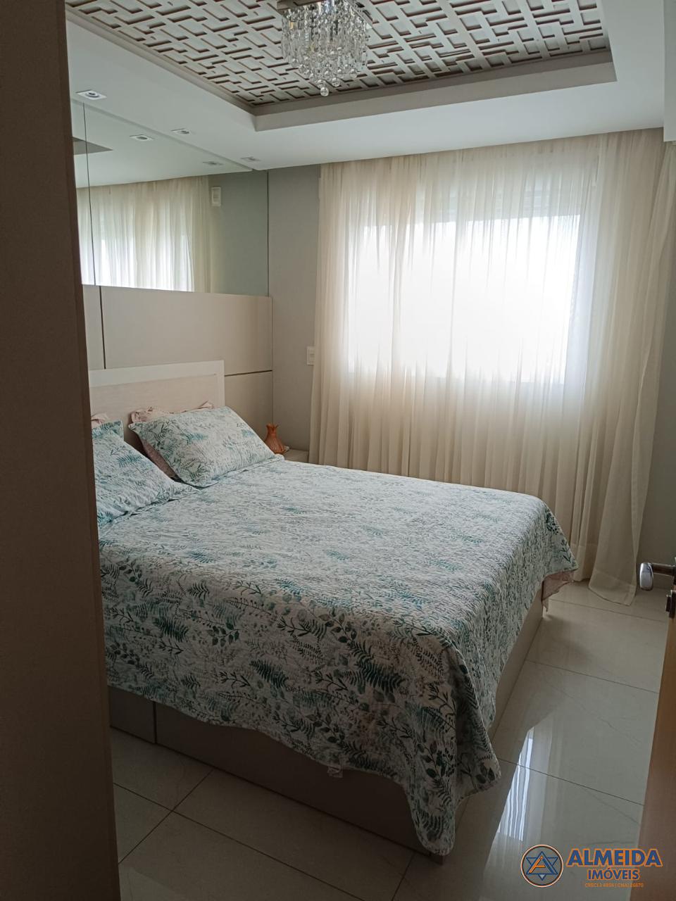 RESIDENCIAL MONTERREY NO CENTRO DE CASCAVEL, SEMI MOBILIADO COM SUTE E 2 QUARTOS