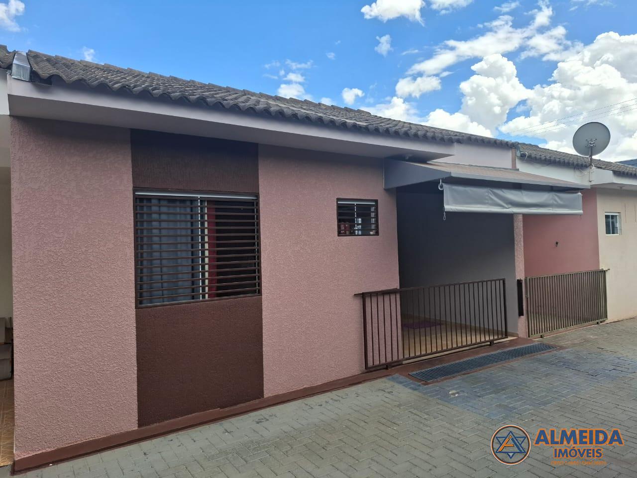 CASA COM 02 QUARTOS EM CONDOMINIO FECHADO NO LOTEAMENTO ROMA