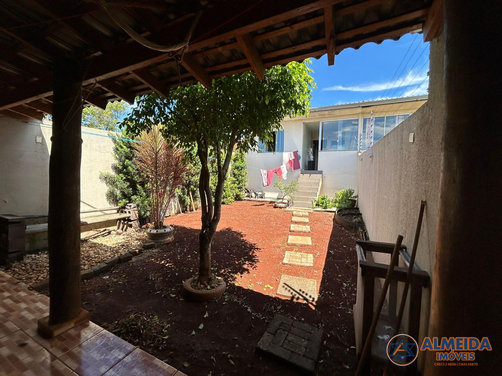 CASA SEMI MOBILIADA COM SOBRA DE TERRENO NO BAIRRO BRASMADEIRA...